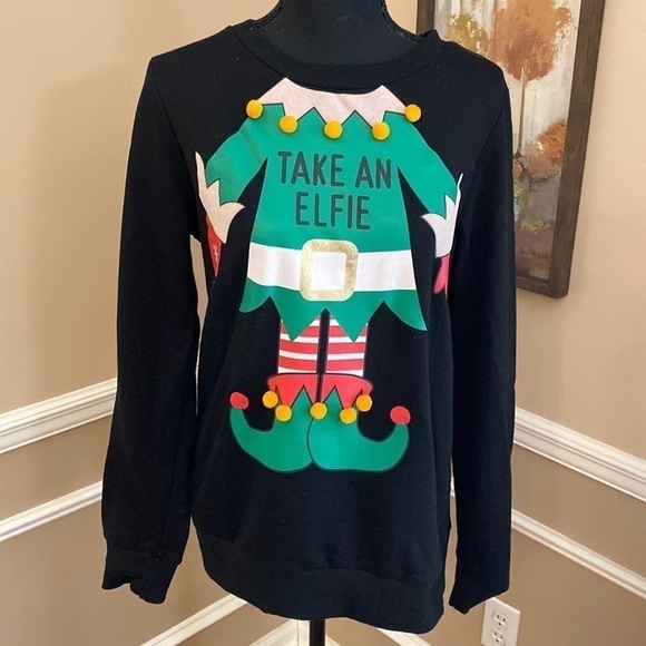 Sweet Claire Tops - Take An Elfie Sweatshirt Small GUC